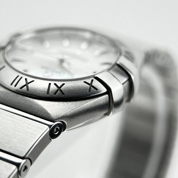 OMEGA Constellation Blush 123.10.24.60.05.001 Ladies Watch Mother Of Pearl Dial - Picture 3 of 10